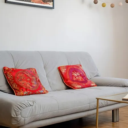 Modern Smarttv In By Renters *