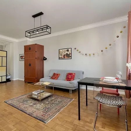 Modern Smarttv In By Renters Apartment Breslau