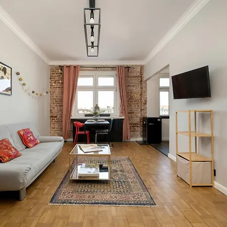 Modern Smarttv In By Renters